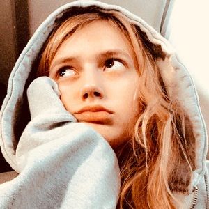 Meet your Posher, Ella